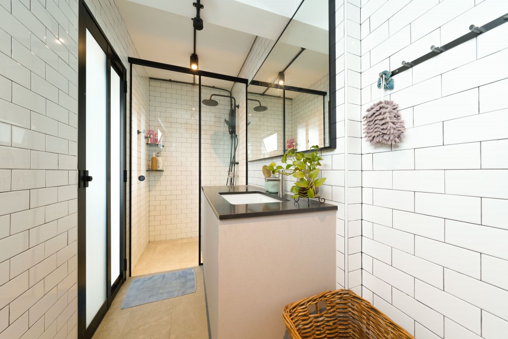 Industrial Bathroom with Mirror and Bathroom Accessories