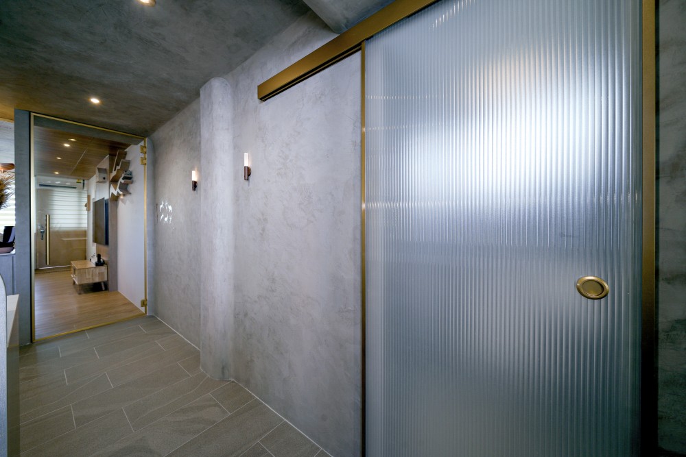 Scandinavian Hallway with Artwork and Paintings