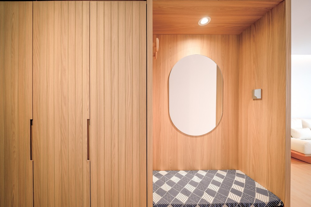 Scandinavian Entryway with Mirror and Seating Bench