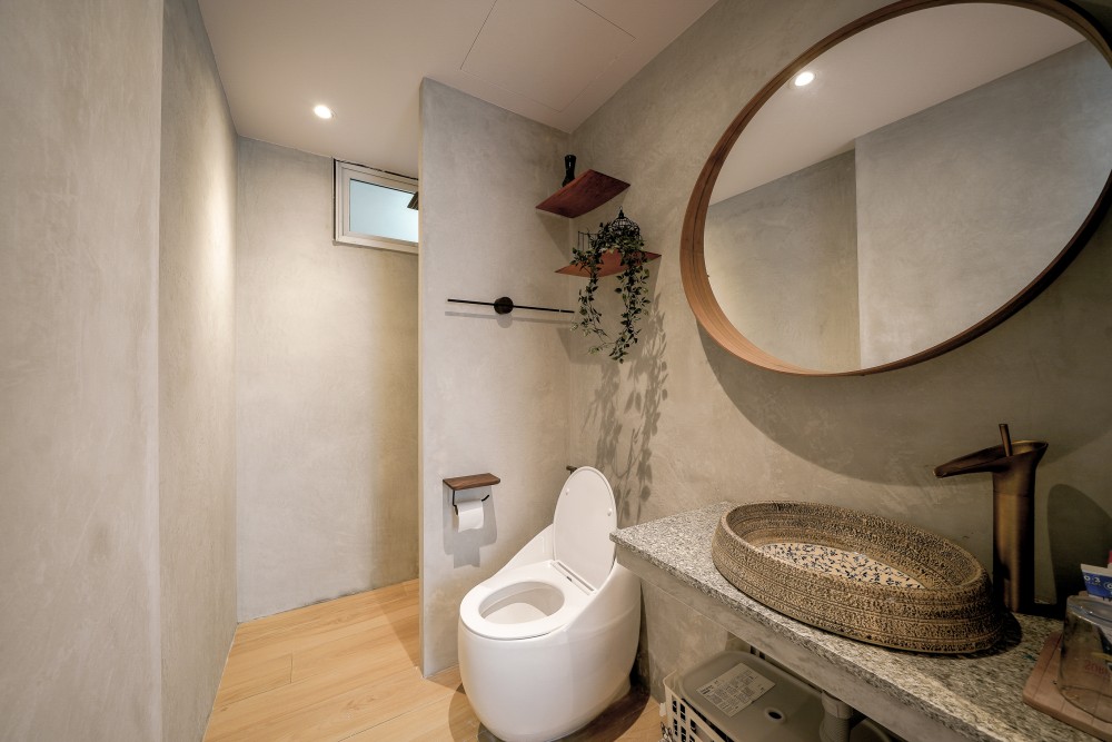 Scandinavian Bathroom with Mirror and Shower Screen