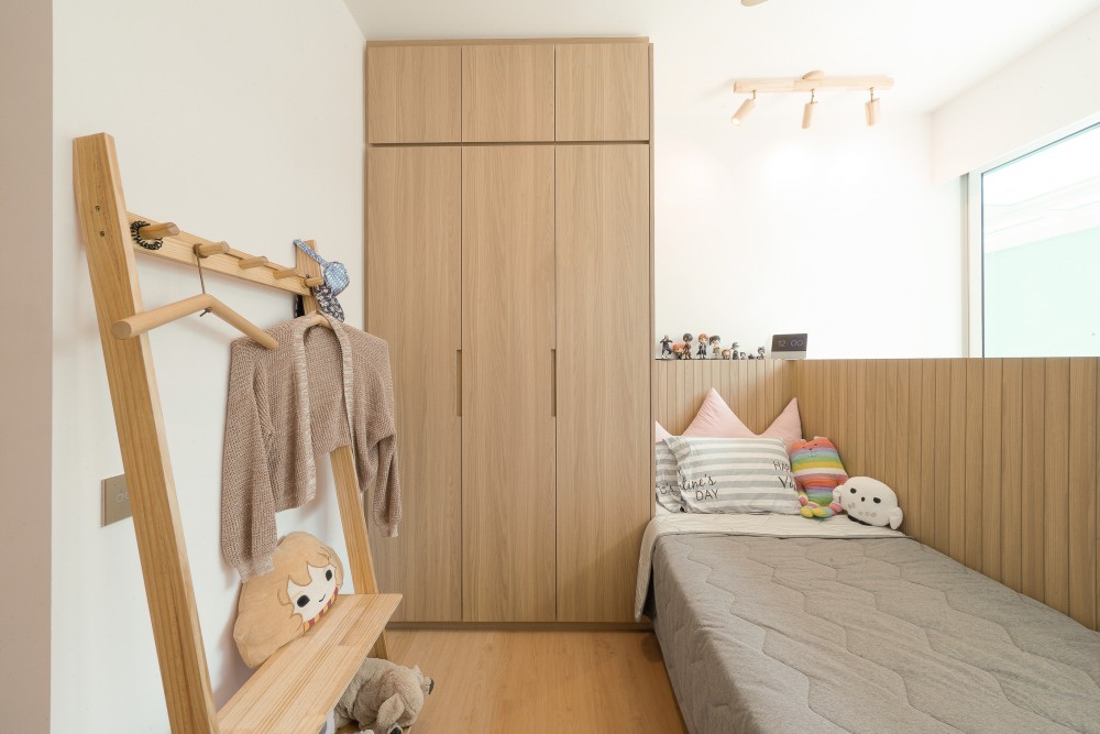 Scandinavian Bedroom with Vinyl Flooring and Wardrobe