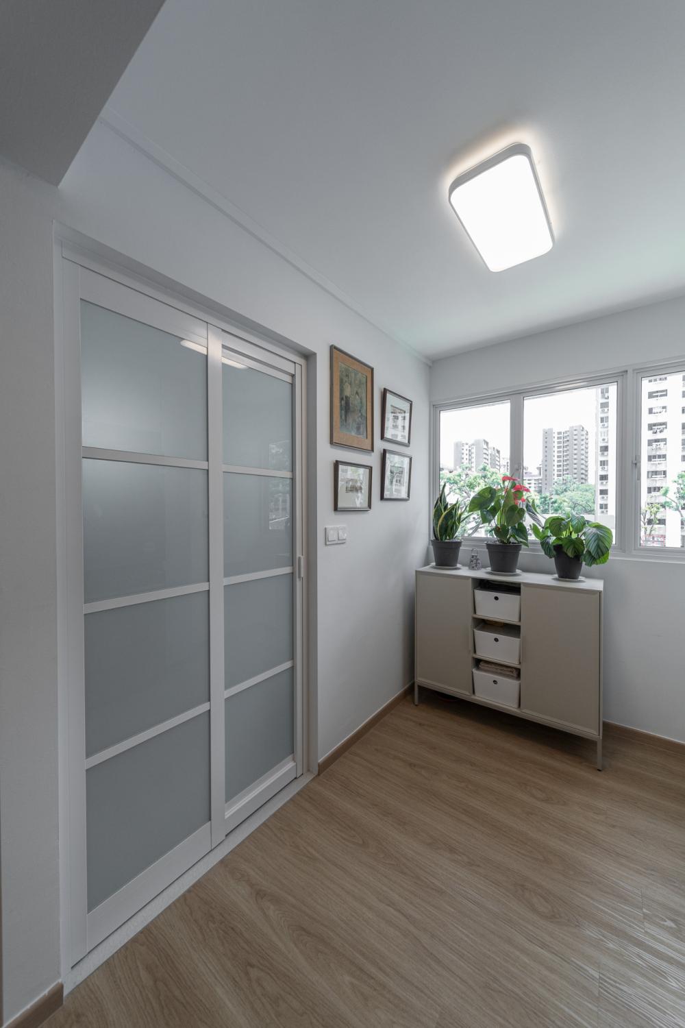 Transitional Kitchen with Vinyl Flooring and Kitchen Window