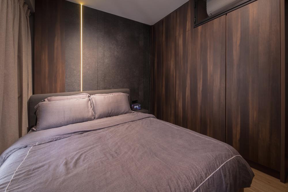 Contemporary Bedroom with Vinyl Flooring and Queen Bed