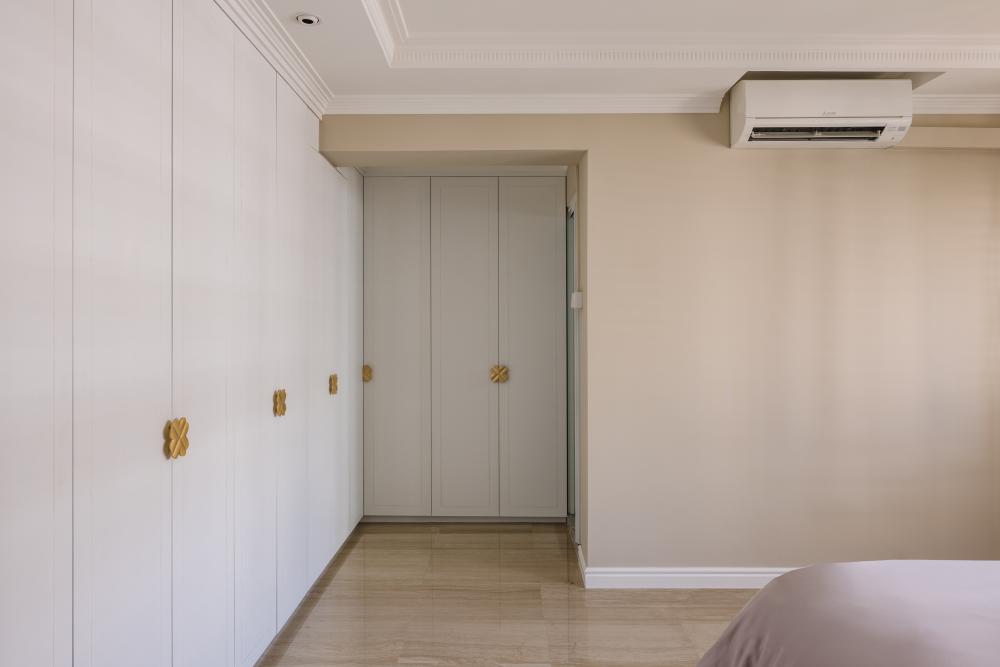 Modern Bedroom with Wardrobe and Storage Cabinets