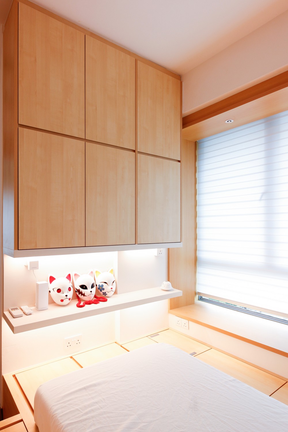 Asian Bedroom with Platform Bed and Vinyl Flooring