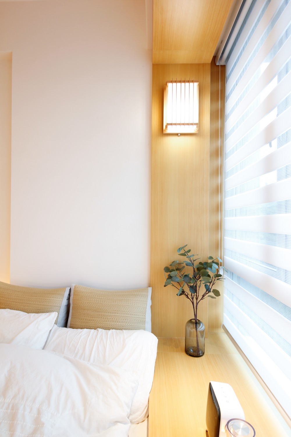 Asian Bedroom with Vinyl Flooring and Wardrobe