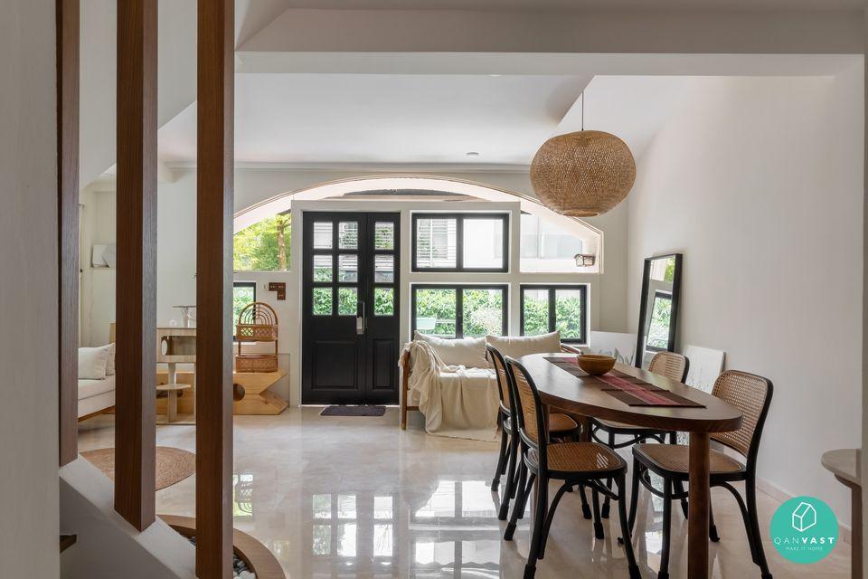 Transitional Dining Room with Dining Table and Dining Chairs