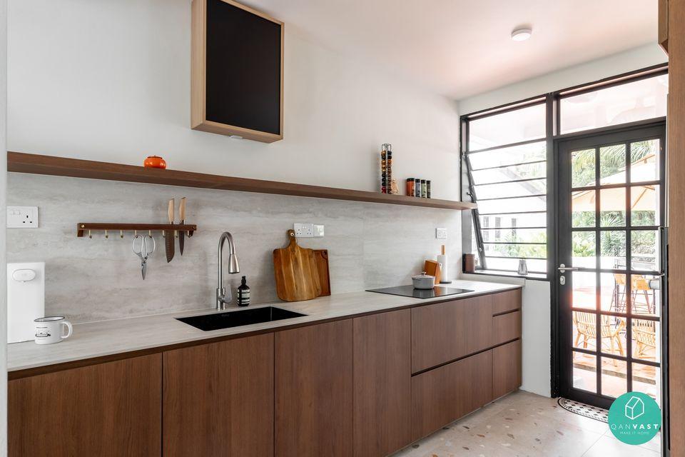 Transitional Kitchen with Kitchen Accessories and Kitchen Cabinets