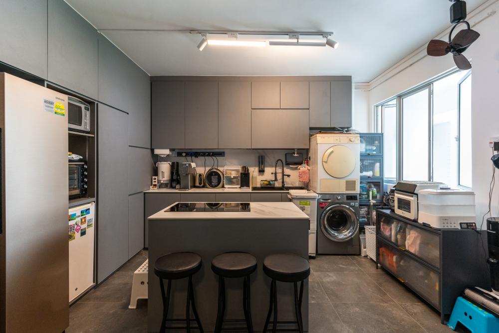 Scandinavian Kitchen with Countertop and Homogeneous Tiles