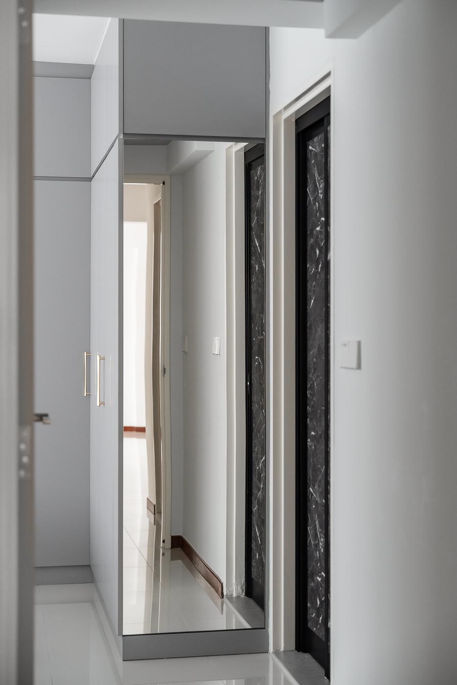 Modern Bedroom with Wardrobe and Closet