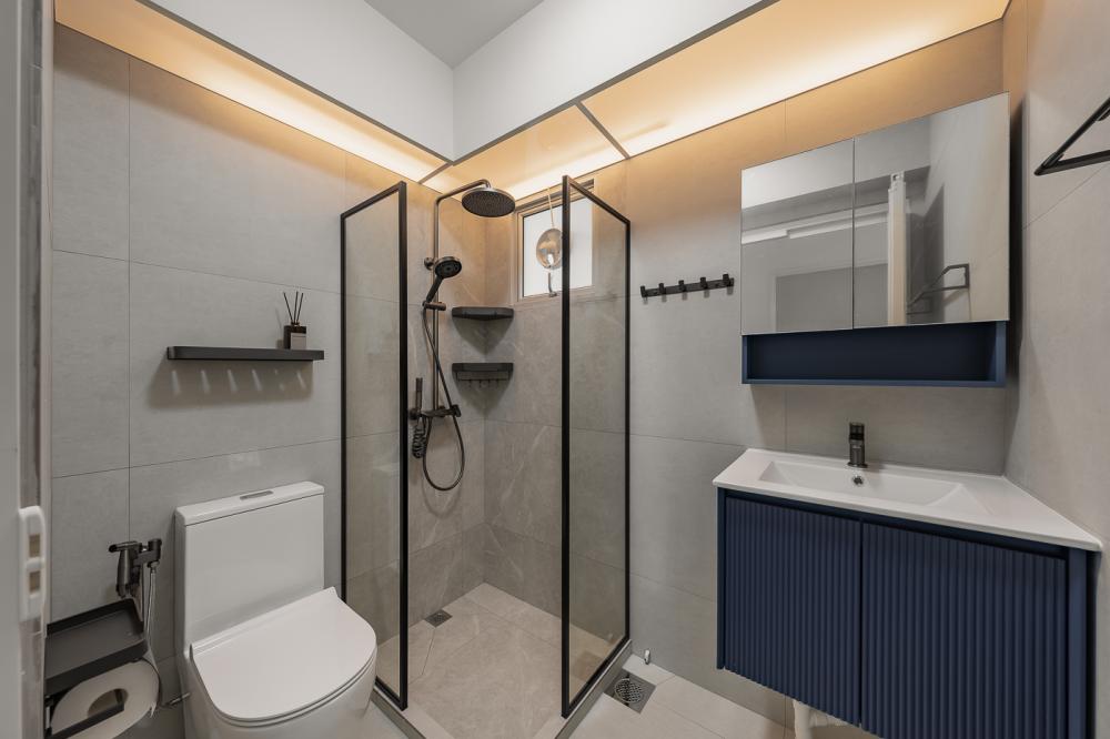 Modern Bathroom with Homogeneous Tiles and Herringbone Tiling