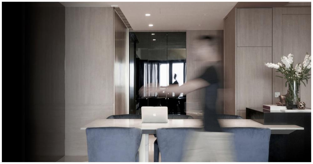 Modern Dining Room with Kitchen Island and Dining Table