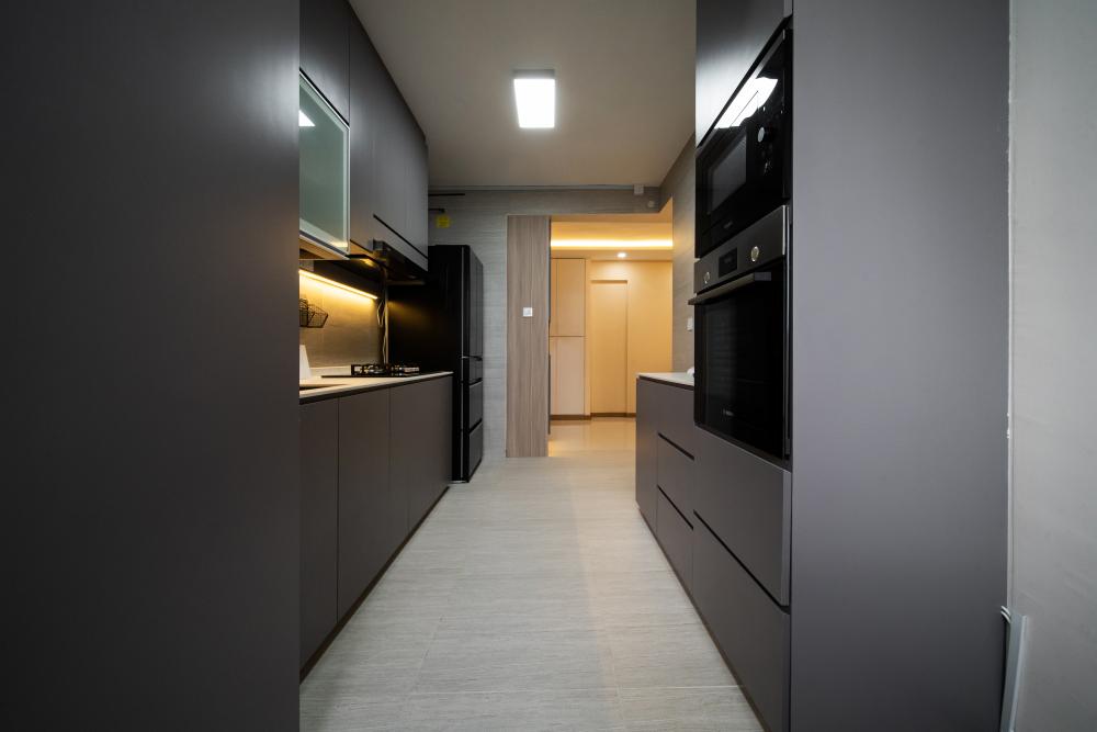 Modern Kitchen with Countertop and Kitchen Backsplash