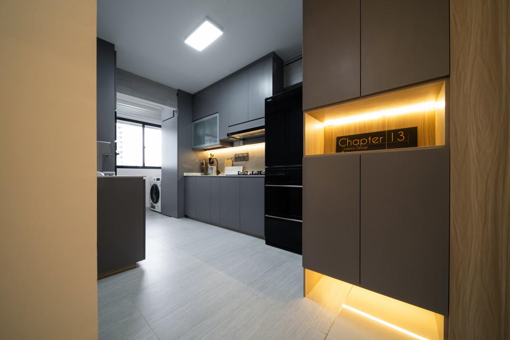 Modern Kitchen with Homogeneous Tiles and Kitchen Island