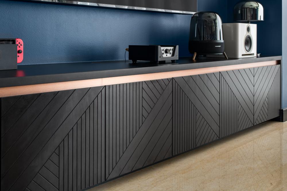 Eclectic Kitchen with Homogeneous Tiles and Marble Floor