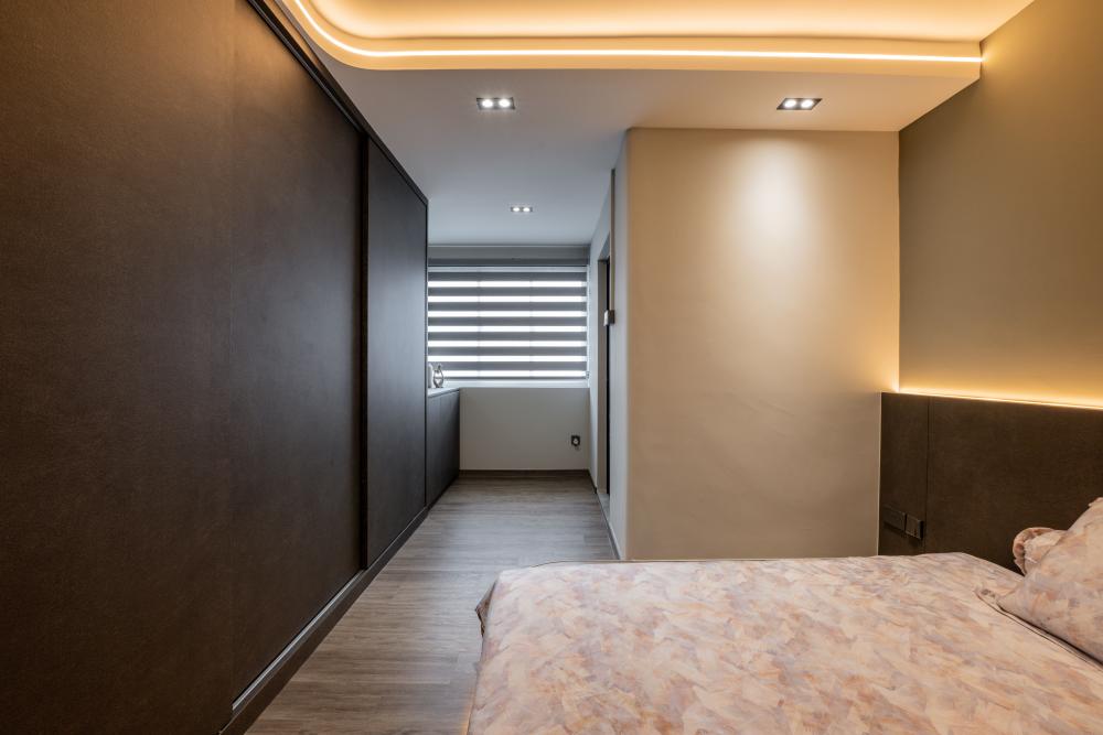 Contemporary Bedroom with Queen Bed and Bed