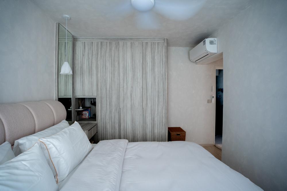 Scandinavian Bedroom with Vinyl Flooring and Wardrobe