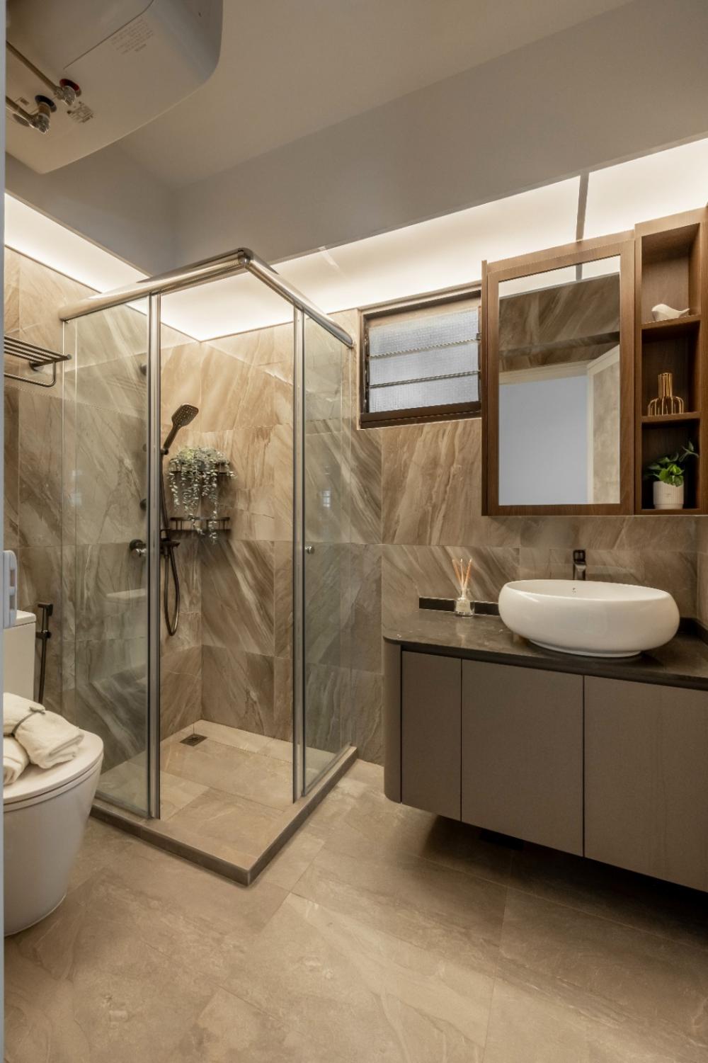 Contemporary Bathroom with Mirror and Bathroom Storage