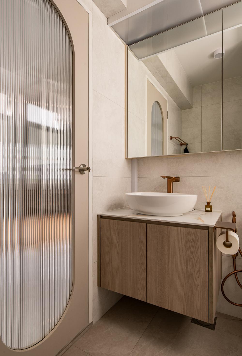 Contemporary Bathroom with Countertop and Homogeneous Tiles