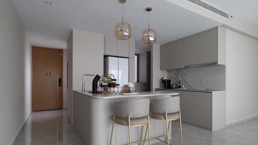 Contemporary Dining Room with Dining Table and Dining Chairs