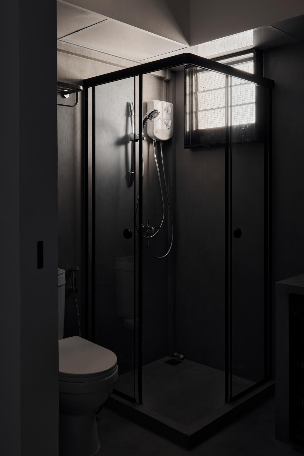 Industrial Bathroom with Showers and Mixer Shower