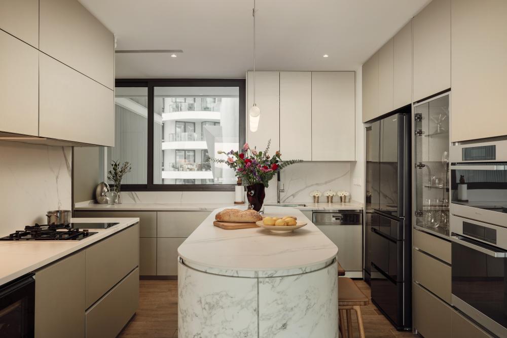 Contemporary Kitchen with Countertop and Cupboard