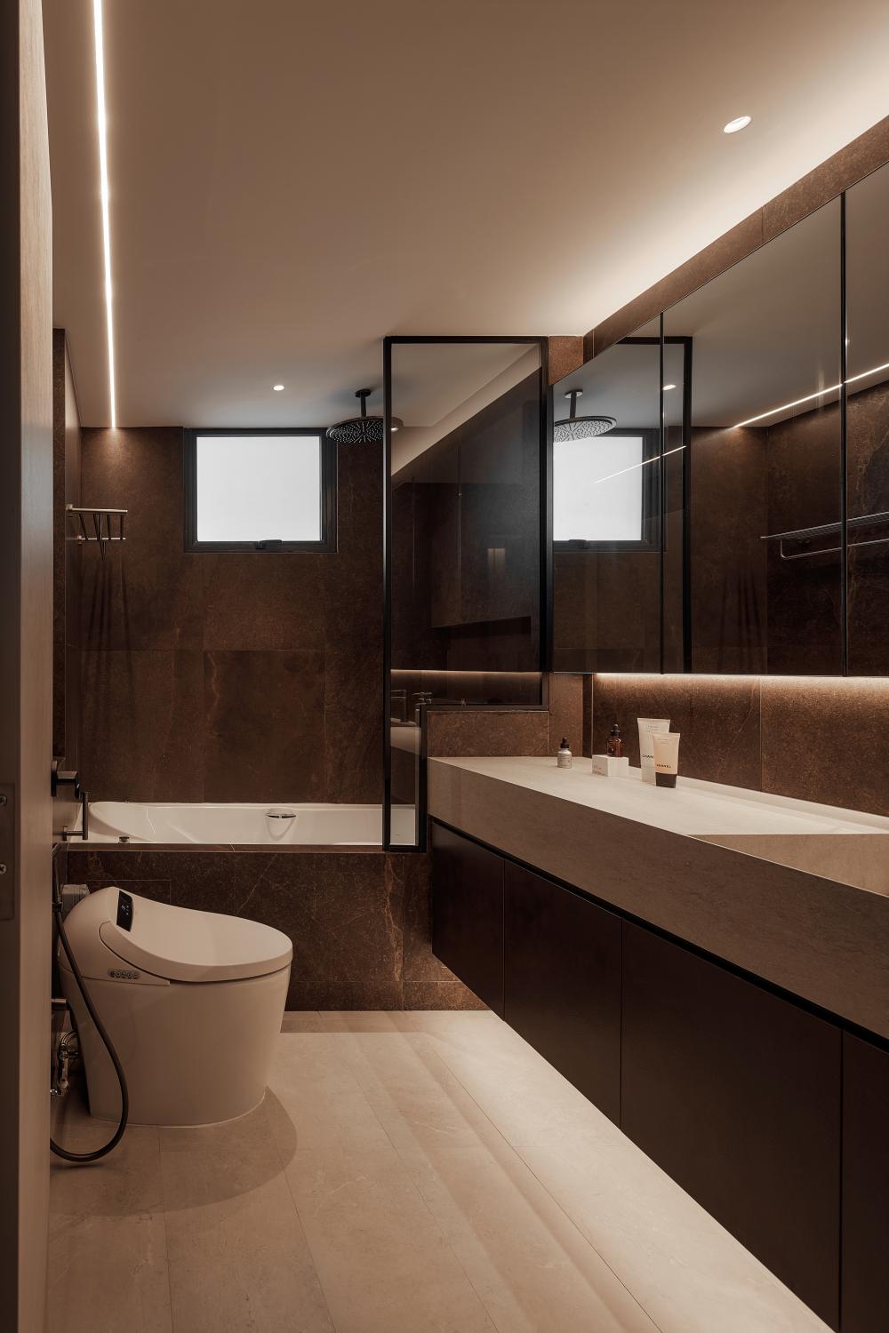 Modern Bathroom with Shower Screen and Rainshower