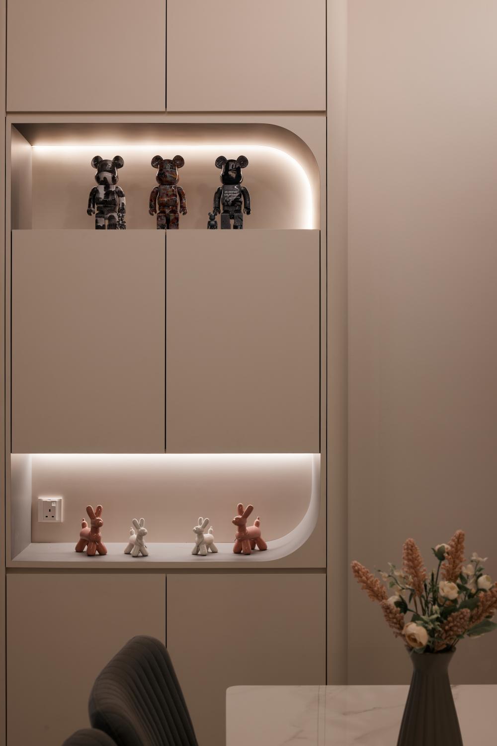 Modern Dining Room with Storage Cabinets and Display Cabinets