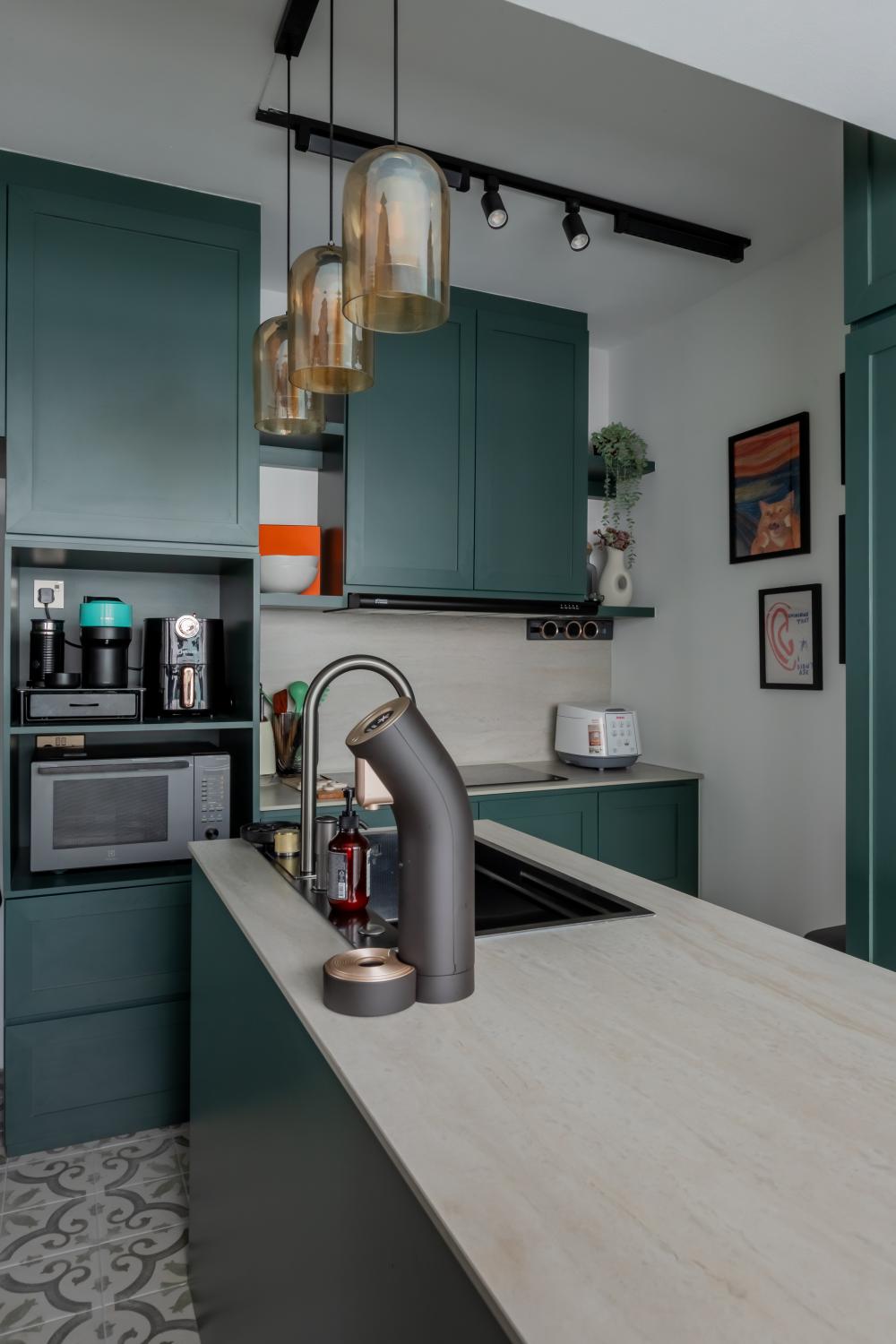 Contemporary Kitchen with Countertop and Homogeneous Tiles