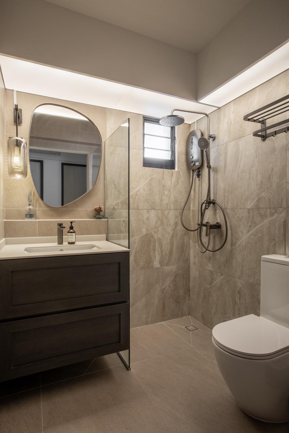 Contemporary Bathroom with Homogeneous Tiles and Mirror