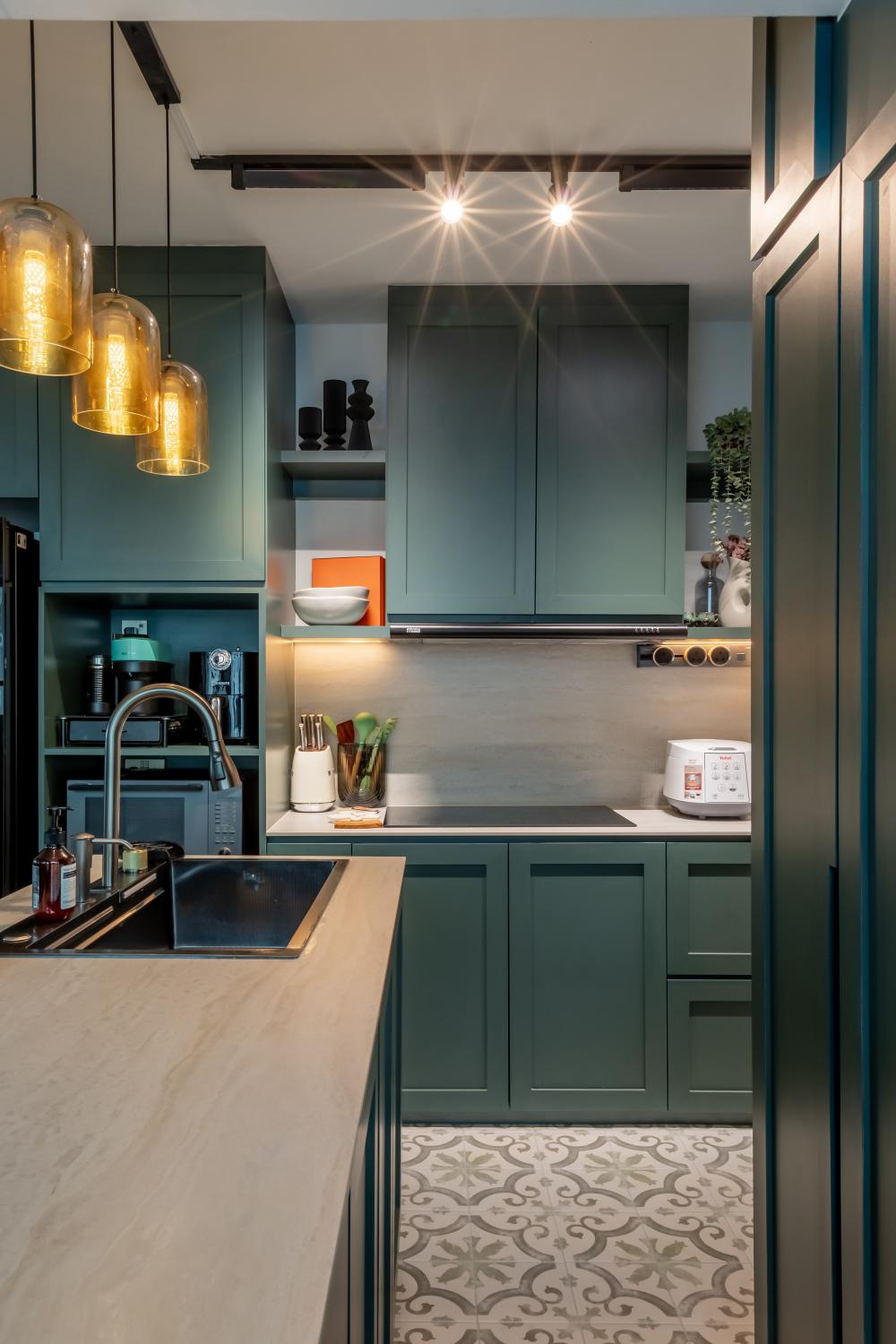Contemporary Kitchen with Countertop and Kitchen Island