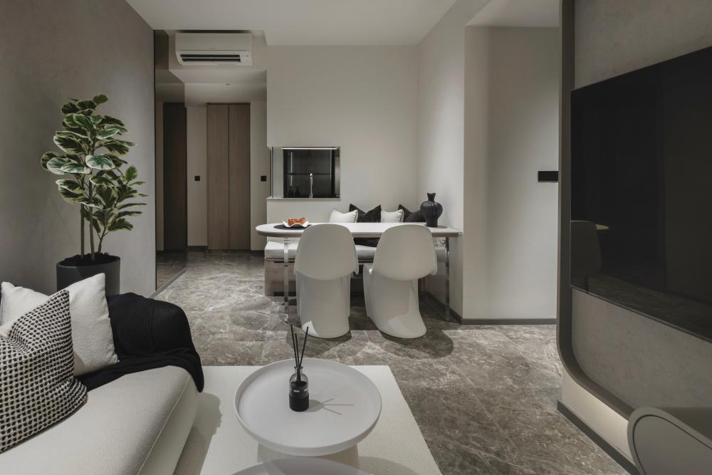 Modern Dining Room with Dining Table and Dining Chairs