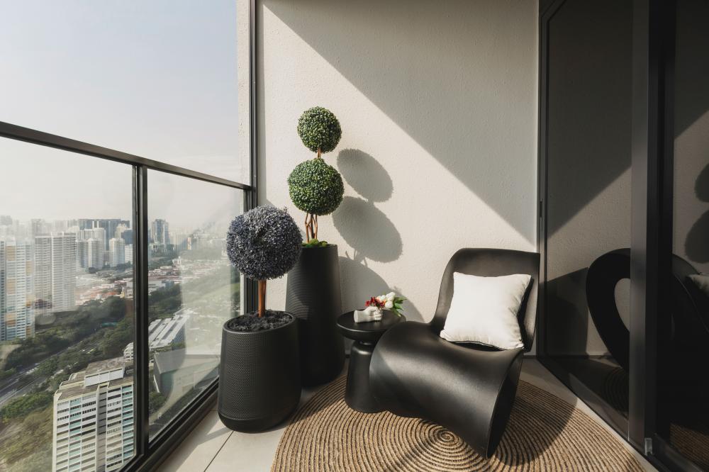 Modern Balcony with Carpet and Outdoor Chairs