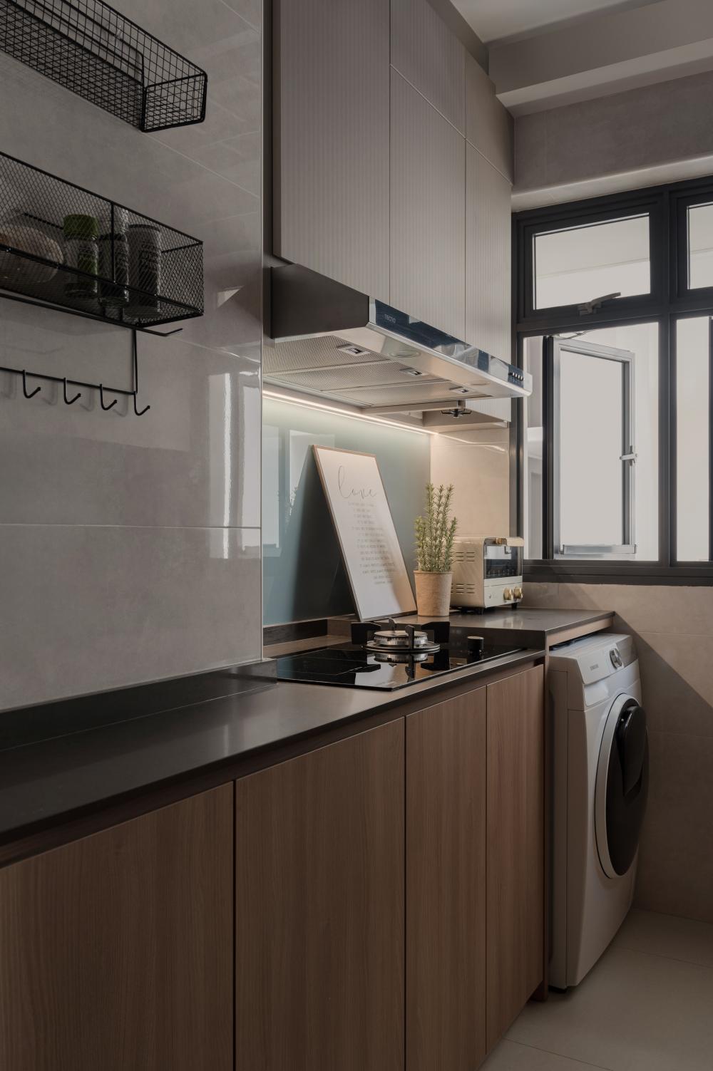 Modern Kitchen with Countertop and Kitchen Island