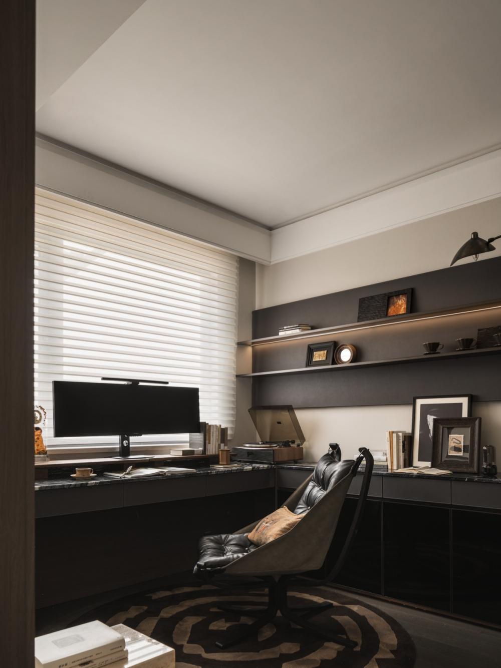 Contemporary Study with Bookshelf and Homogeneous Tiles