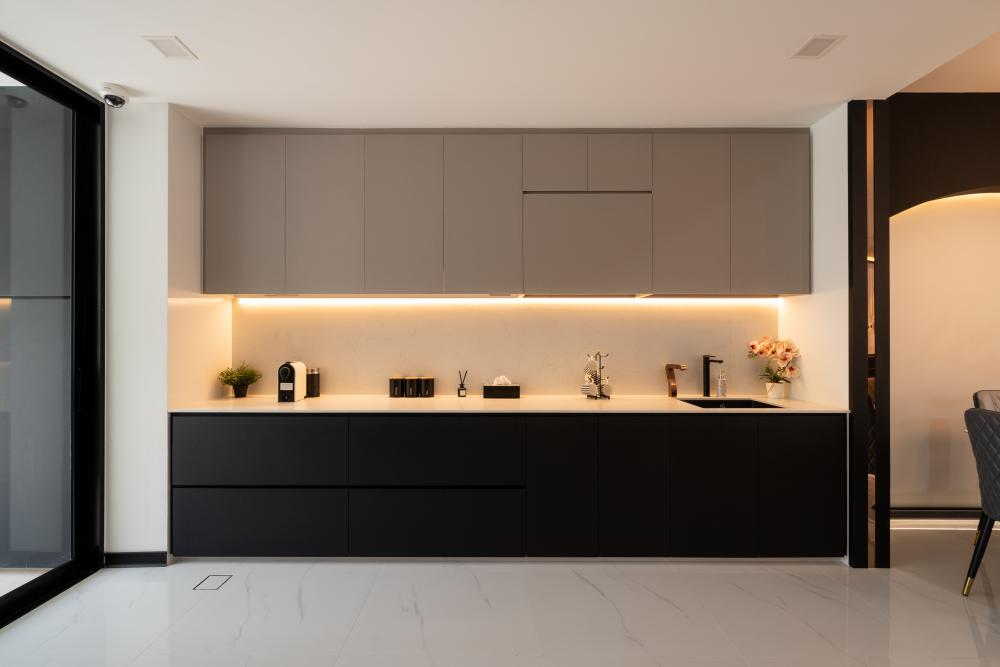 Modern Kitchen with Kitchen Window and Kitchen Island
