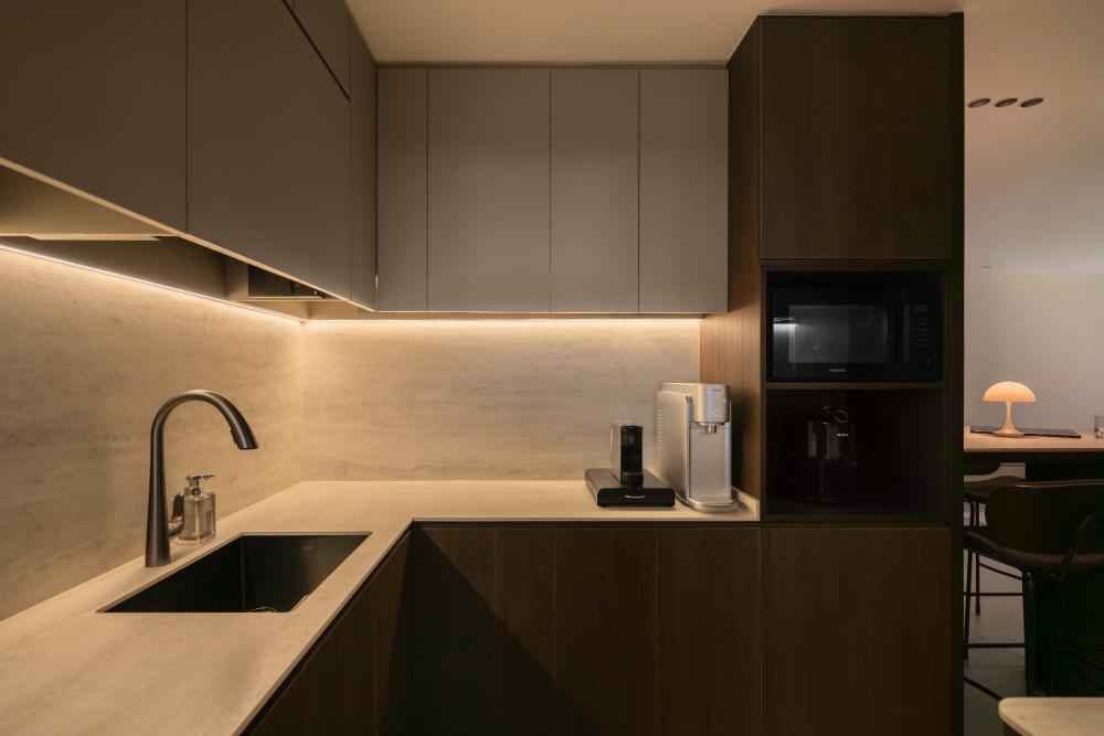 Contemporary Kitchen with Kitchen Island and Open Kitchen