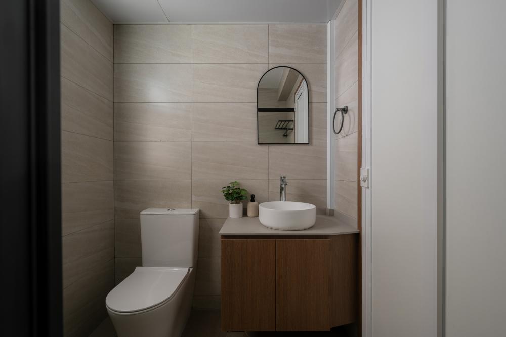 Modern Bathroom with Countertop and Cement Floor