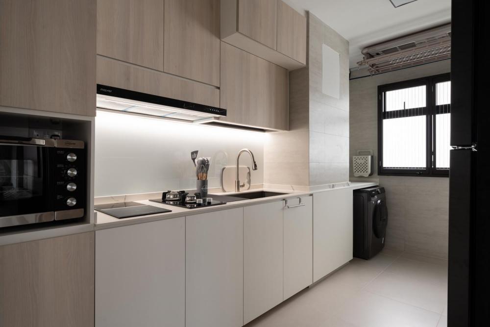 Minimalist Kitchen with Wood Flooring and Kitchen Island