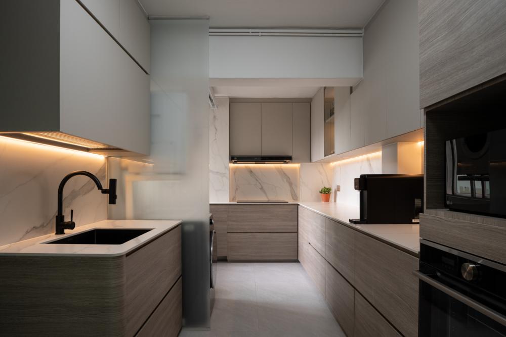 Modern Kitchen with Open Kitchen and Kitchen Backsplash