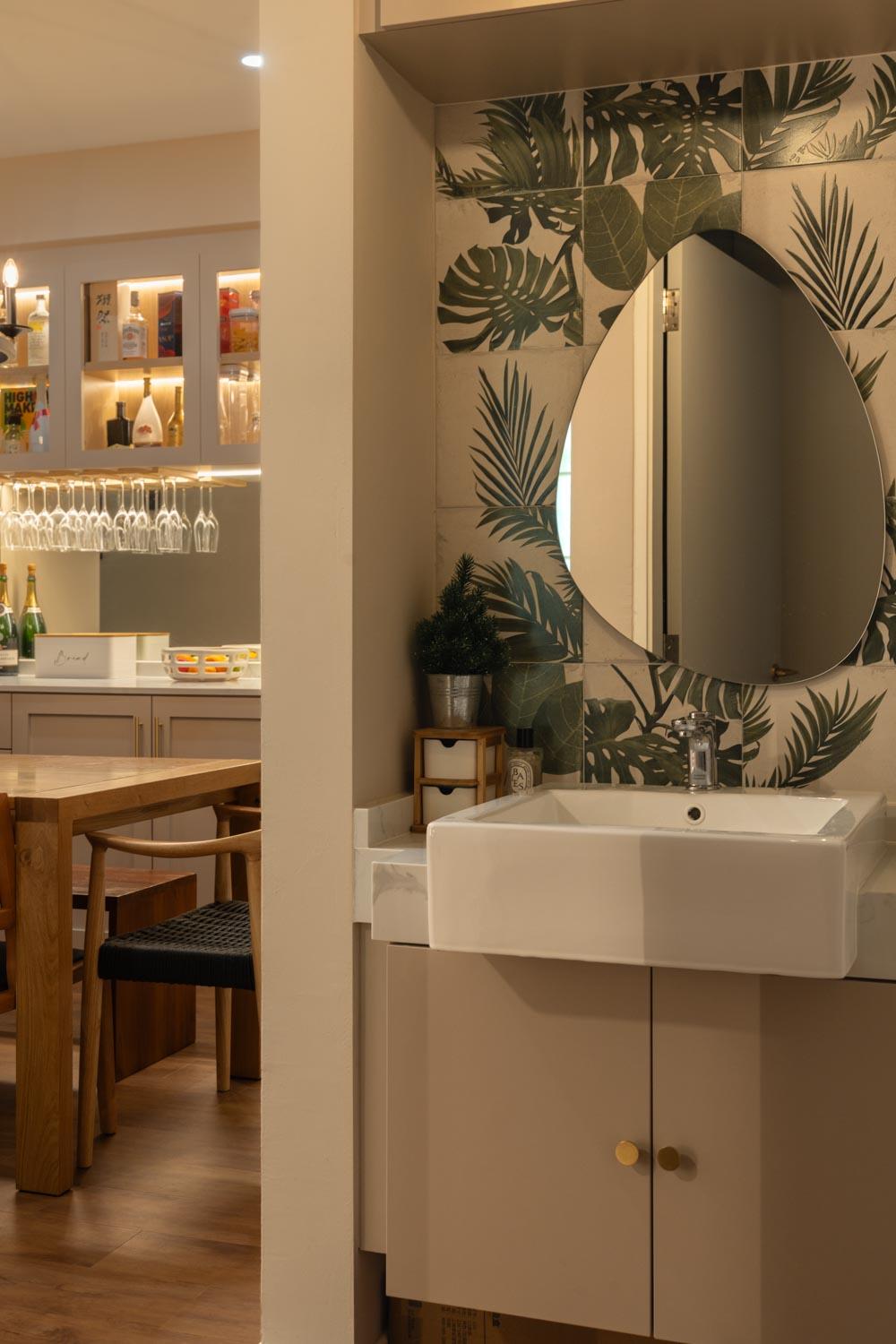Contemporary Bathroom with Countertop and Vinyl Flooring