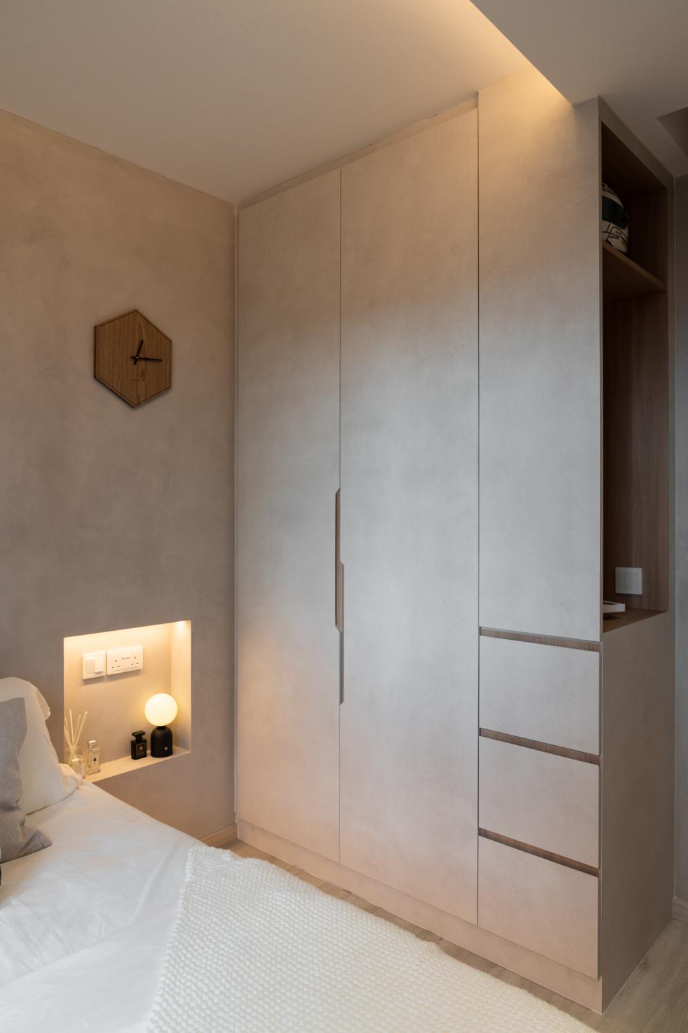 Minimalist Bedroom with Platform Bed and Closet