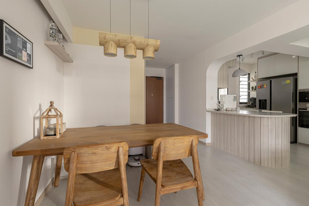 Scandinavian Dining Room with Dining Table and Dining Chairs