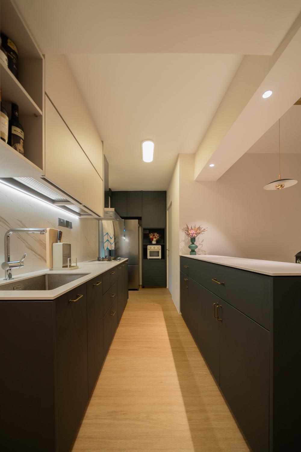 Minimalist Kitchen with Countertop and Kitchen Island