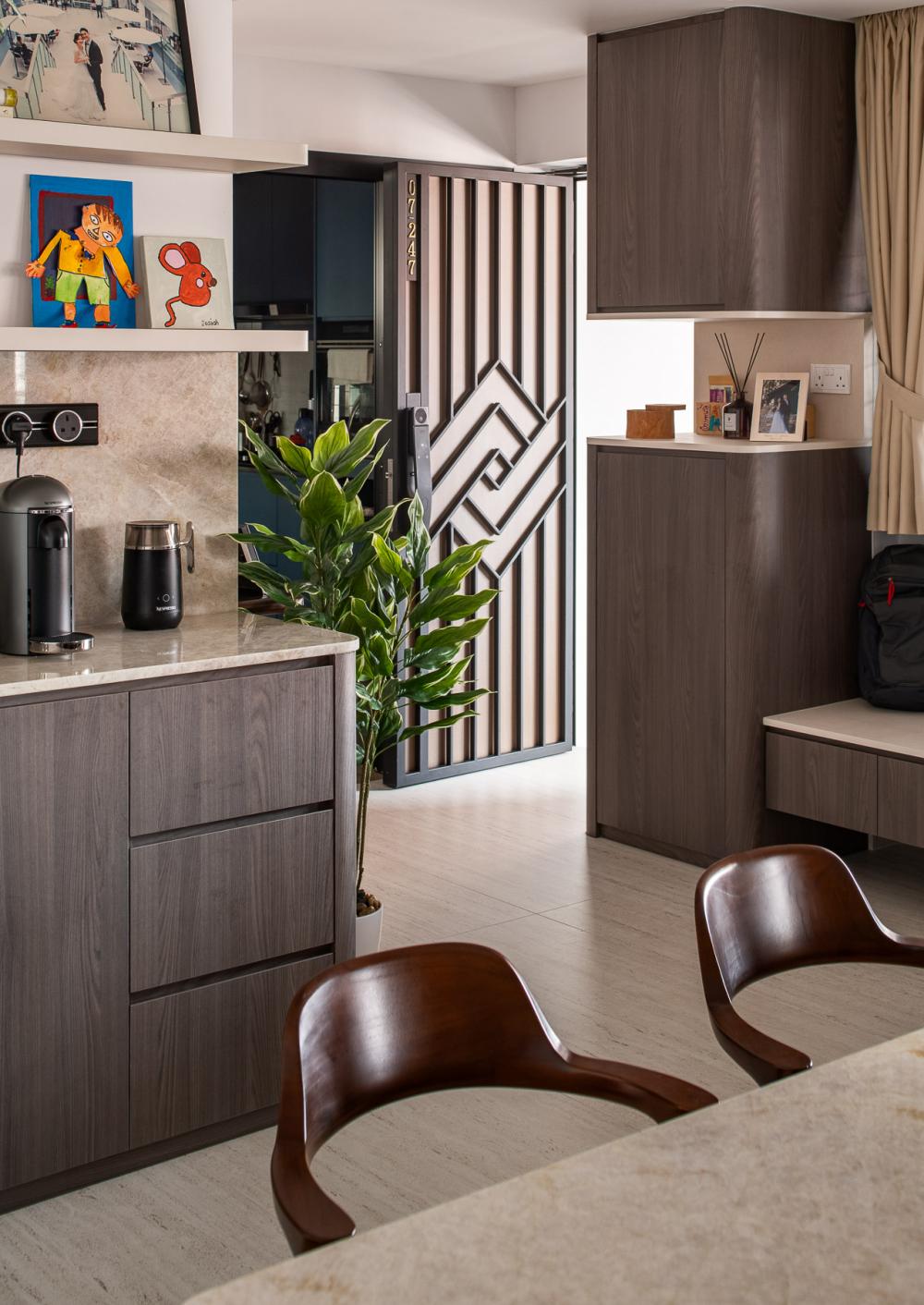 Contemporary Living Room with Bookshelf and Settee