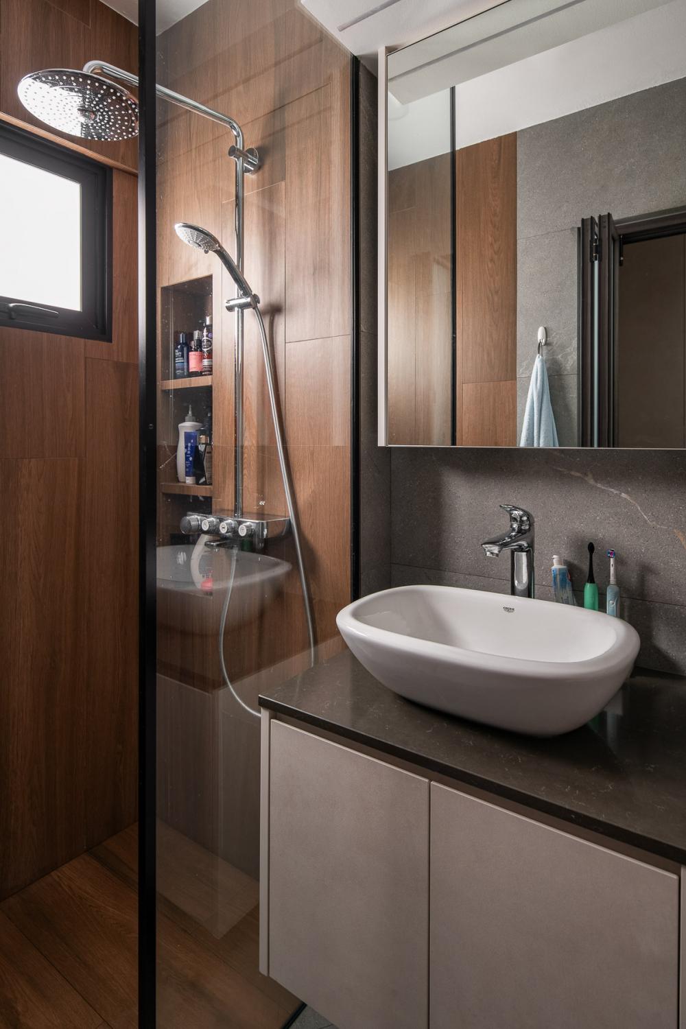 Contemporary Bathroom with Countertop and Homogeneous Tiles