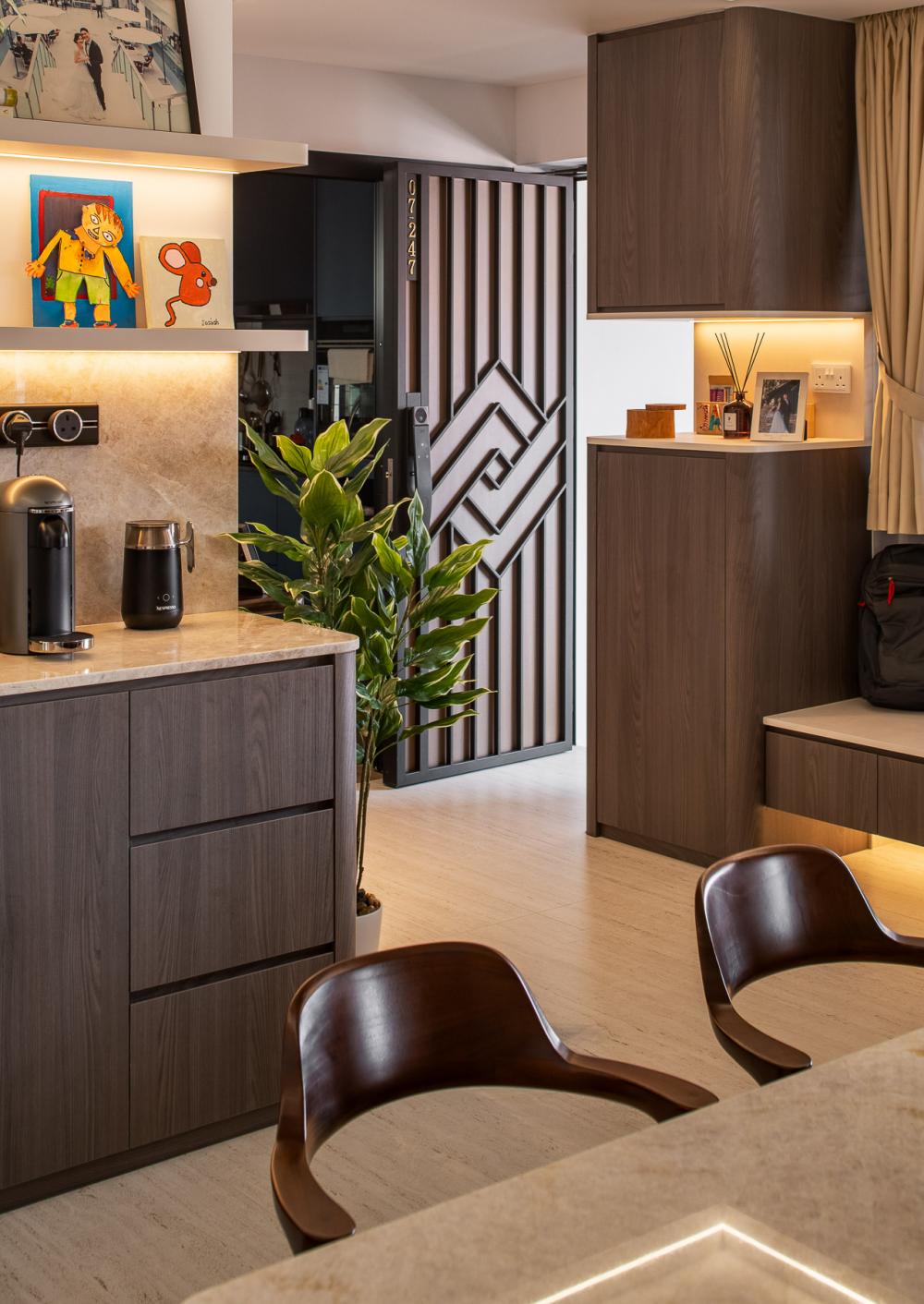 Contemporary Living Room with Settee and Sofa
