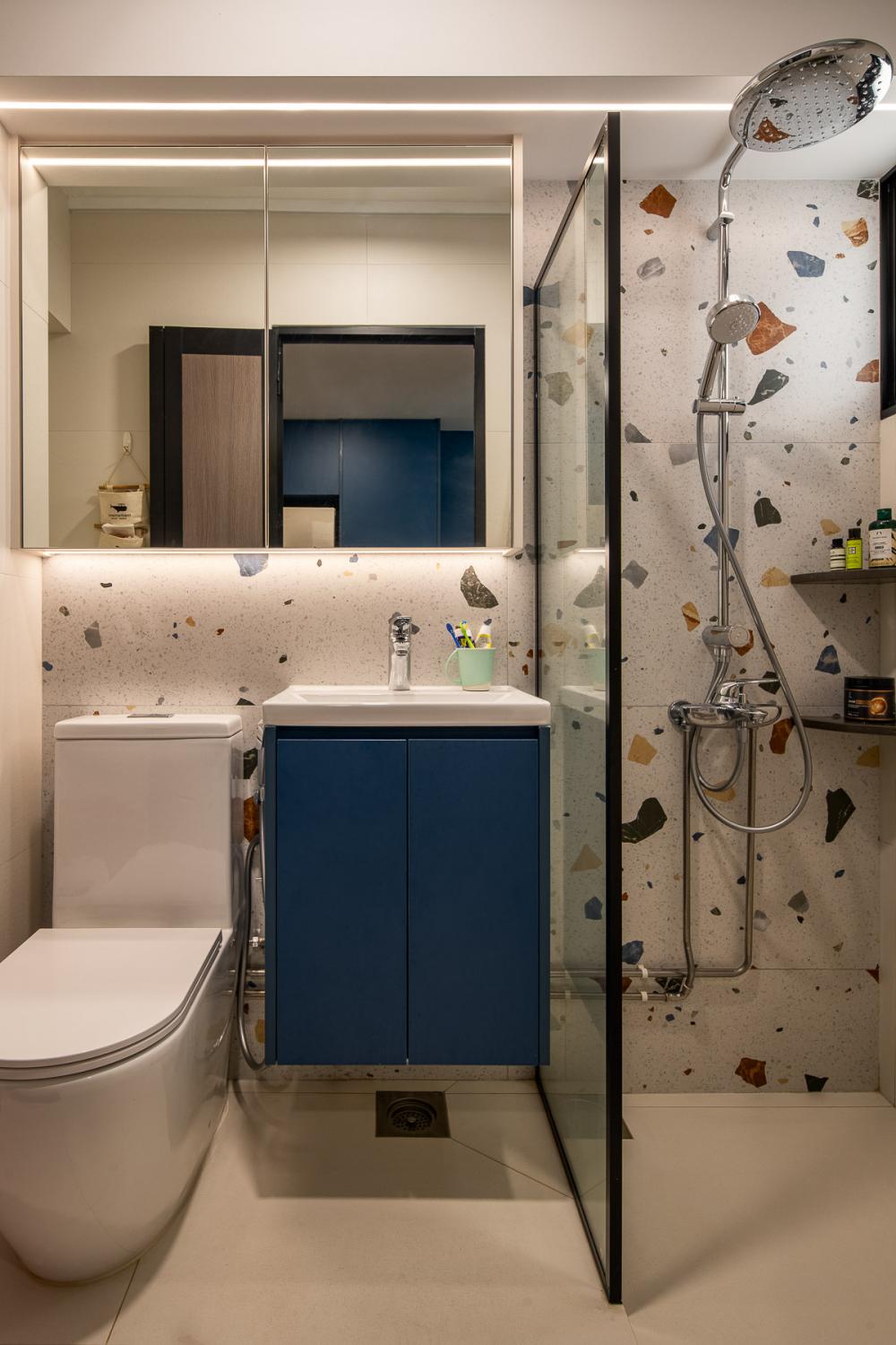 Contemporary Bathroom with Countertop and Mosaic