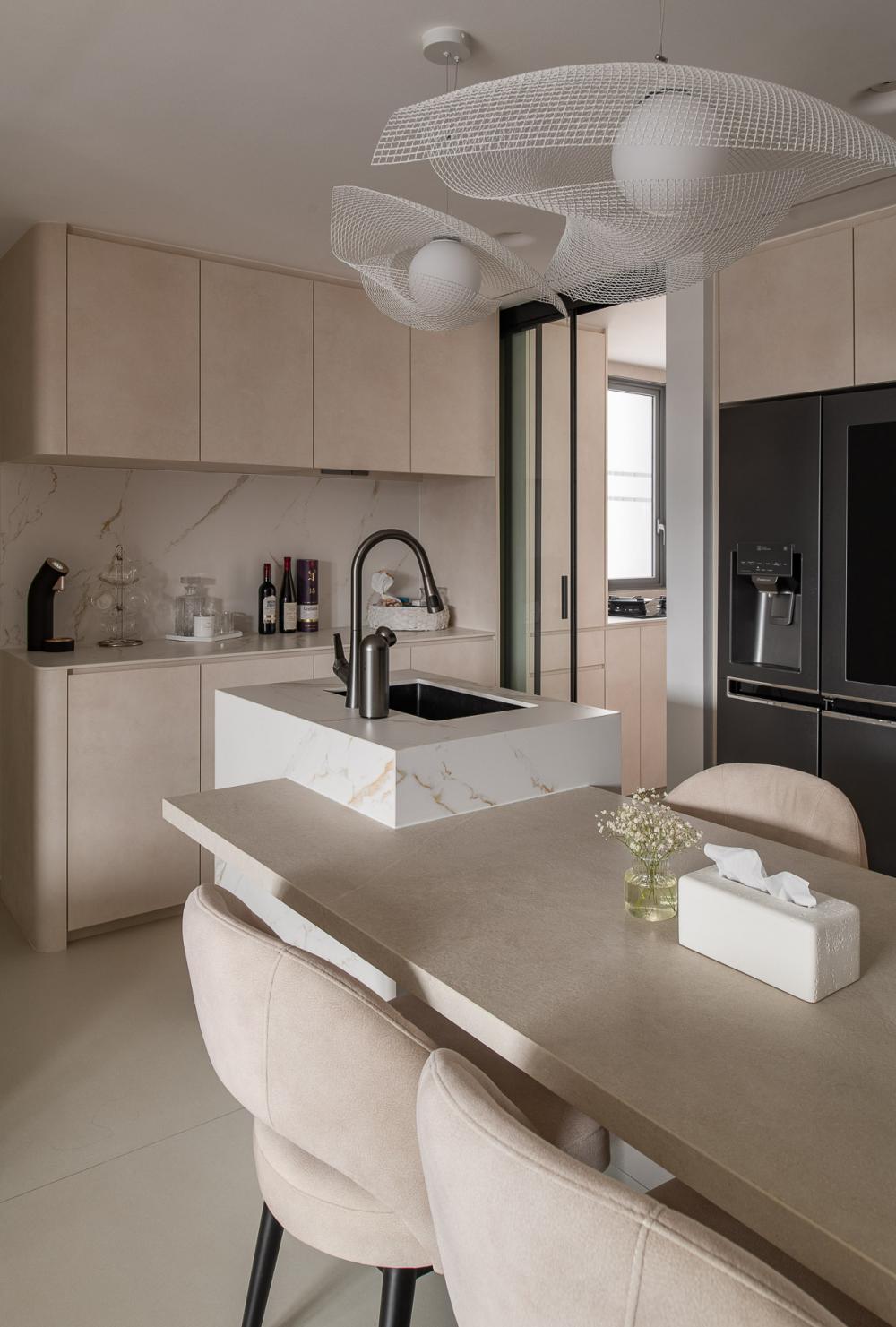 Contemporary Living Room with Homogeneous Tiles and Feature Wall
