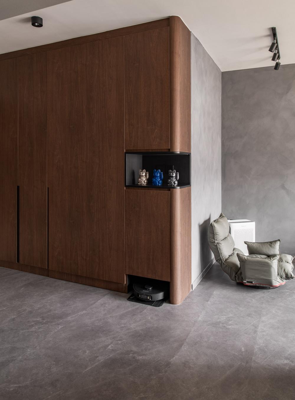 Industrial Living Room with Bookshelf and Settee